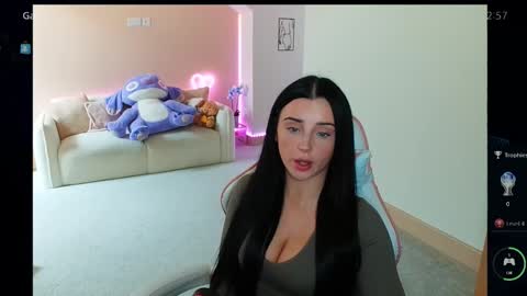 Snapshot of shannonblooms chatting on October 17, 11:57 am Shanmais online show from October 17, 11:57 am