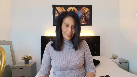 Snapshot of shanon_mature_ chatting on June 10, 7:24 pm Shanon online show from June 10, 7:24 pm