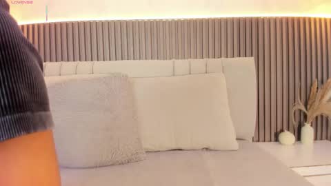 SHANON online show from November 18, 7:07 pm