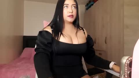 Snapshot of shanonn_diprima_ chatting on February 8, 6:33 am Cami Ortiz independent model online show from February 8, 6:33 am