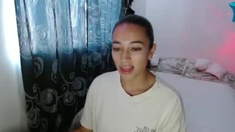 Snapshot of shantal_d03 chatting on October 5, 8:29 pm shantal_d03 online show from October 5, 8:29 pm