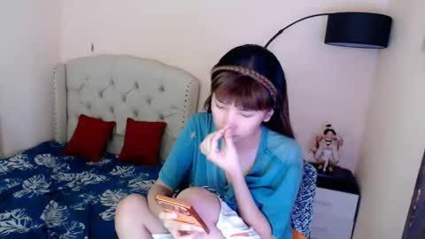 SHANTA FOX  s online show from June 11, 12:32 am