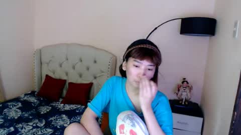 SHANTA FOX  s online show from June 19, 1:32 am