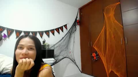 Snapshot of shantalkimberly chatting on October 31, 10:22 pm maria online show from October 31, 10:22 pm