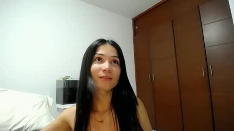 Snapshot of shantalkimberly chatting on November 4, 9:58 pm maria online show from November 4, 9:58 pm