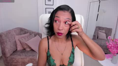 Snapshot of shantall_wills chatting on September 27, 2:55 pm Shantall wills online show from September 27, 2:55 pm