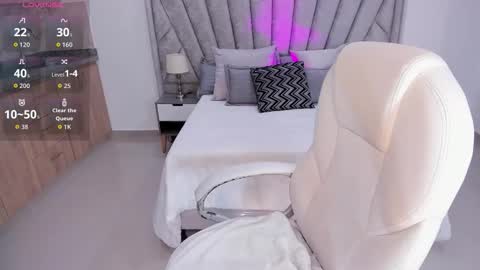 Snapshot of shantall_wills chatting on October 17, 7:38 pm Shantall wills online show from October 17, 7:38 pm
