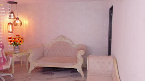 ShantallKnowles online show from November 10, 11:31 am