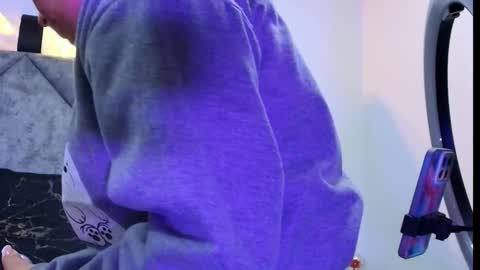 shantey online show from December 4, 11:41 am