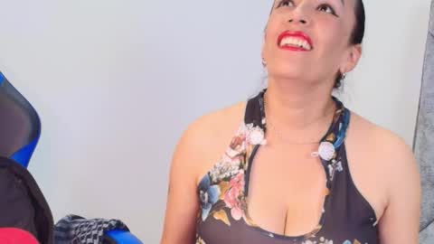 shantey online show from February 10, 3:27 pm