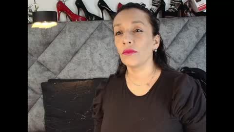 Snapshot of shantey_laurent chatting on June 20, 10:51 am shantey online show from June 20, 10:51 am