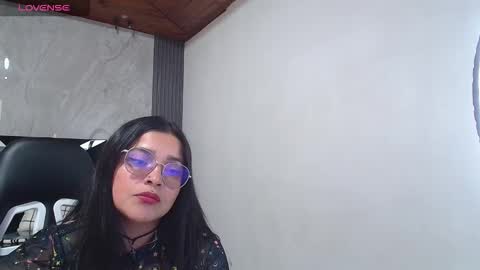 Snapshot of shantyvibe_a chatting on October 20, 8:20 pm Shantall online show from October 20, 8:20 pm