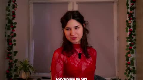 Snapshot of shapasser chatting on December 1, 2:05 am Ivy online show from December 1, 2:05 am