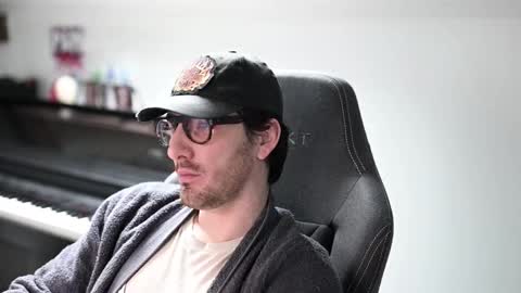 Snapshot of shape80 chatting on March 13, 9:49 am frenchy boy online show from March 13, 9:49 am