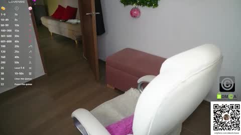 Snapshot of sharai_ chatting on December 3, 6:50 pm Lau online show from December 3, 6:50 pm