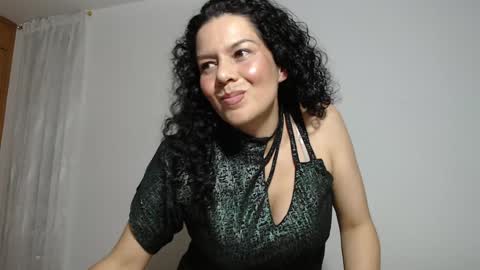 Snapshot of sharickleon11 chatting on December 11, 12:02 am sharickleon11 online show from December 11, 12:02 am