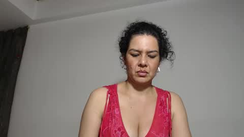 Snapshot of sharickleon11 chatting on October 21, 12:44 am sharickleon11 online show from October 21, 12:44 am