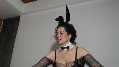 Snapshot of sharickleon11 chatting on October 31, 11:28 pm sharickleon11 online show from October 31, 11:28 pm