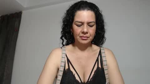 Snapshot of sharickleon11 chatting on November 7, 1:05 am sharickleon11 online show from November 7, 1:05 am