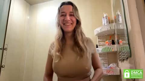 Snapshot of sharitaklemme chatting on May 31, 7:26 am Coraline online show from May 31, 7:26 am