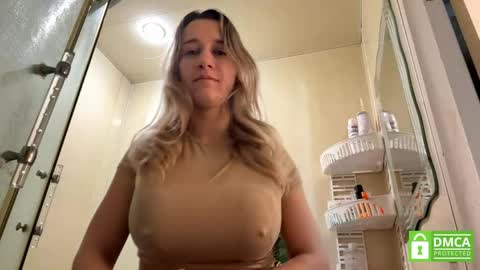 Snapshot of sharitaklemme chatting on June 3, 7:22 am Coraline online show from June 3, 7:22 am