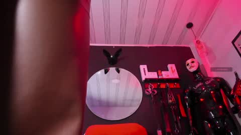 Snapshot of sharith_gh chatting on January 17, 5:51 pm Sharith online show from January 17, 5:51 pm