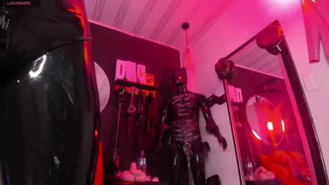 Snapshot of sharith_gh chatting on March 11, 8:09 pm Sharith online show from March 11, 8:09 pm