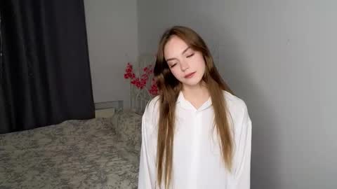 Snapshot of shark_babyy chatting on October 20, 3:56 pm Juli online show from October 20, 3:56 pm
