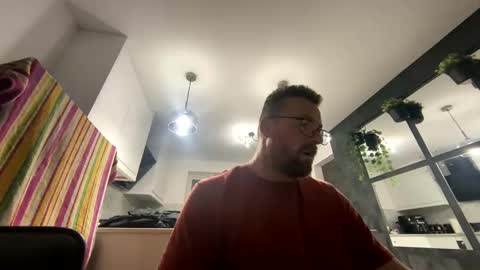 Snapshot of sharksboy16 chatting on December 5, 3:04 am Sharksboy online show from December 5, 3:04 am