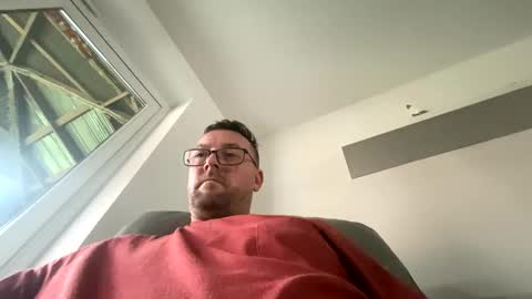 Snapshot of sharksboy16 chatting on December 31, 8:59 am Sharksboy online show from December 31, 8:59 am