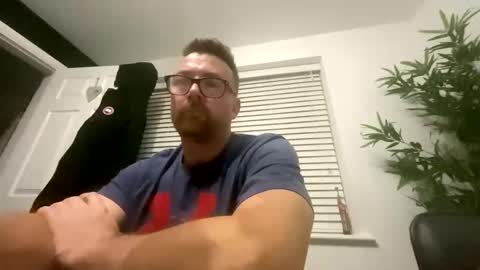 Snapshot of sharksboy16 chatting on February 4, 5:21 am Sharksboy online show from February 4, 5:21 am