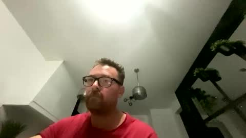 Snapshot of sharksboy16 chatting on October 16, 4:02 am Sharksboy online show from October 16, 4:02 am