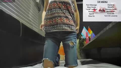 Snapshot of sharkysimon chatting on November 15, 3:48 am sharkysimon online show from November 15, 3:48 am