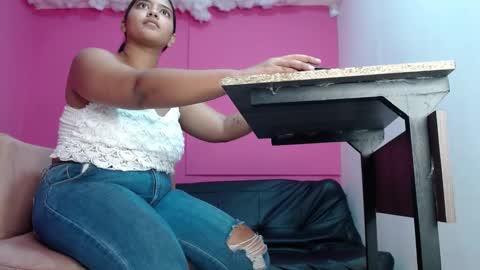 Snapshot of sharlot_evans_ chatting on October 21, 12:17 pm Sharlot online show from October 21, 12:17 pm