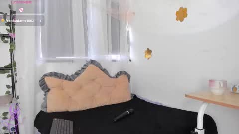 Sharlot online show from January 6, 7:50 pm