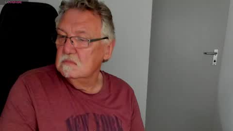sharlots_pet online show from June 1, 3:14 pm