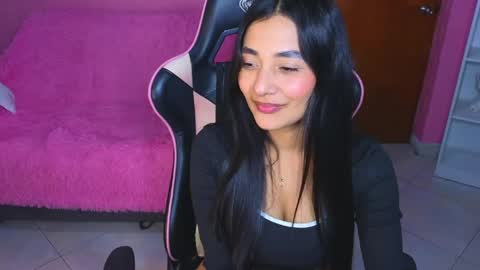 Snapshot of sharlott_pamela chatting on April 18, 10:32 pm Pamela online show from April 18, 10:32 pm