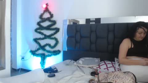 Sara online show from December 13, 8:04 pm