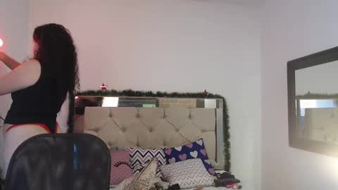 Sara online show from December 16, 6:49 pm