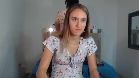 Sara online show from February 6, 5:09 pm