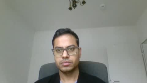 Snapshot of sharmamanxyz chatting on December 6, 8:05 am sharmamanxyz online show from December 6, 8:05 am