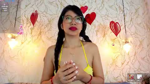 Snapshot of sharon_leather chatting on June 24, 12:15 pm sharon_leather online show from June 24, 12:15 pm