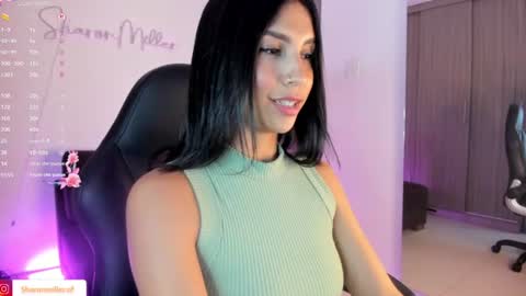 Sharon Independent model online show from August 1, 9:35 pm
