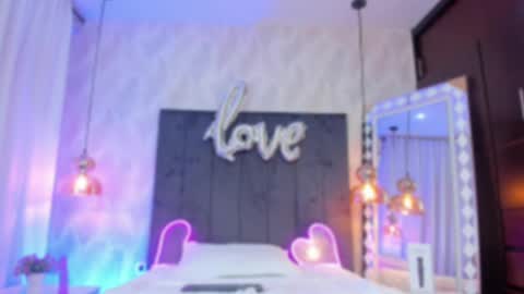 Snapshot of sharonn___ chatting on February 17, 6:31 am Sharon online show from February 17, 6:31 am