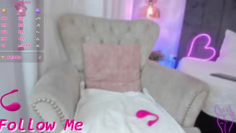 Snapshot of sharonn___ chatting on February 25, 6:58 am Sharon online show from February 25, 6:58 am