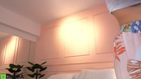 Snapshot of sharonn___ chatting on October 11, 4:22 am Sharon online show from October 11, 4:22 am