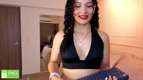 Snapshot of sharonn___ chatting on October 24, 4:09 am Sharon online show from October 24, 4:09 am