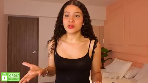 Snapshot of sharonn___ chatting on November 4, 4:11 am Sharon online show from November 4, 4:11 am