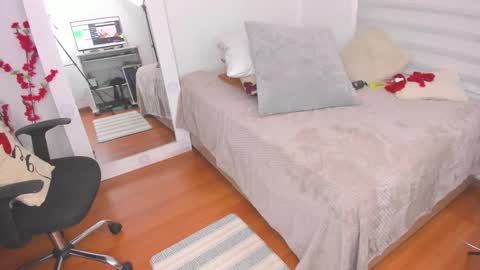 Sharon online show from March 8, 5:01 pm