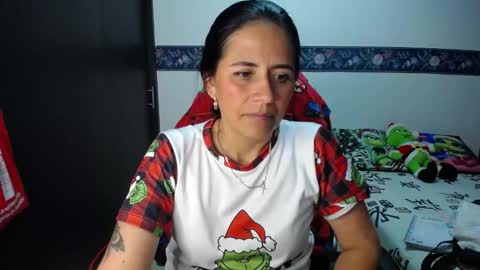 Snapshot of sharoon__cherry_ chatting on November 28, 5:43 am sharon online show from November 28, 5:43 am